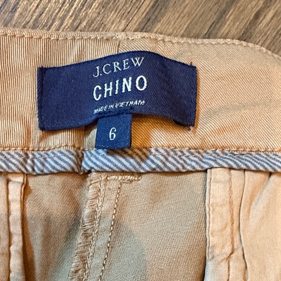 J. Crew Women's Khacki Chino Shorts - Picture 4 of 4